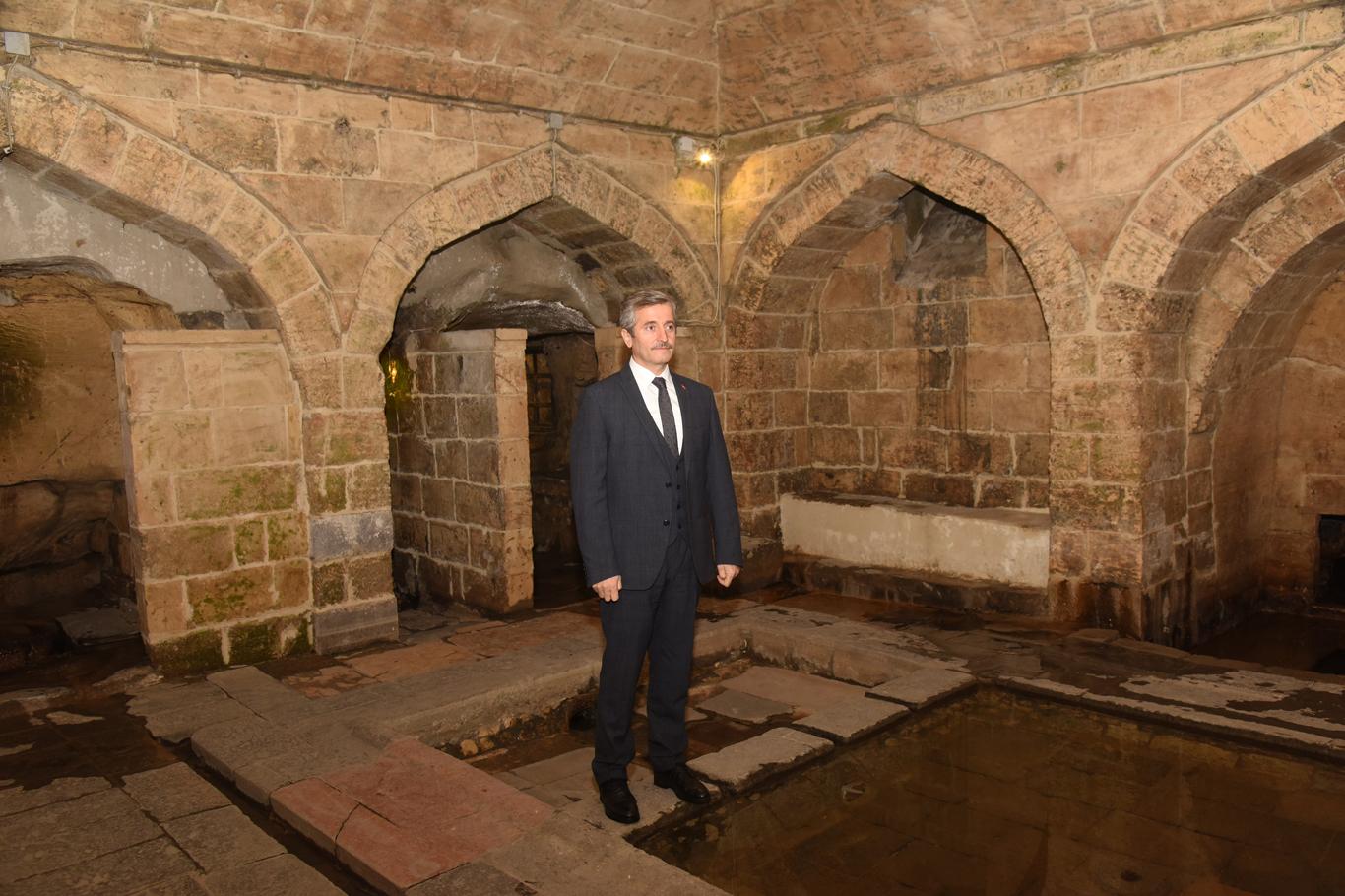 Yer altındaki mescit 80 yıl aradan sonra ibadete açılıyor Yer altındaki mescit 80 yıl aradan sonra ibadete açılıyor